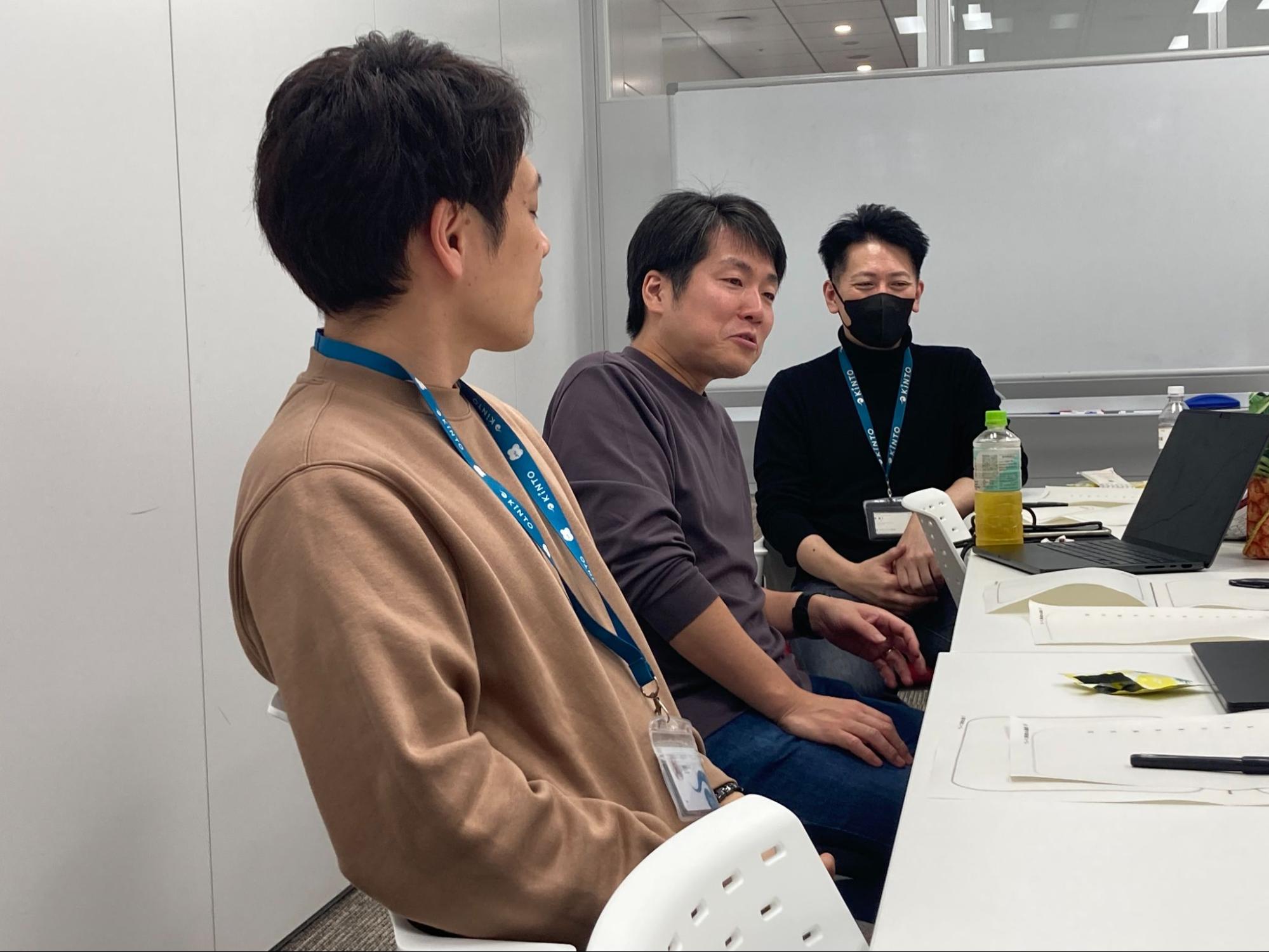 障害平等研修(Disability Equality Training)のタイトルが映し出された講義用モニター。